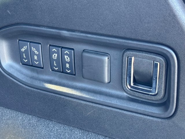 New 2026 Cadillac Vistiq Luxury w/ LPO, Floor Liner Package AWD/4WD image 6