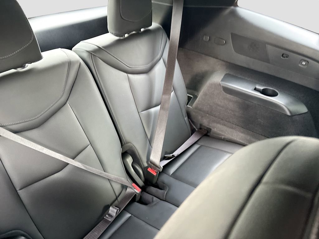 Used 2024 Cadillac XT6 Sport w/ Technology Package image 29