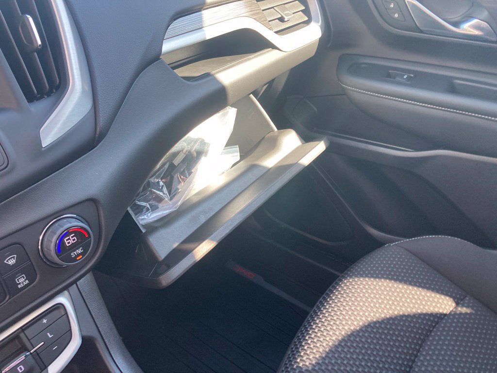 Certified 2024 GMC Terrain SLE w/ Driver Convenience Package FWD image 39
