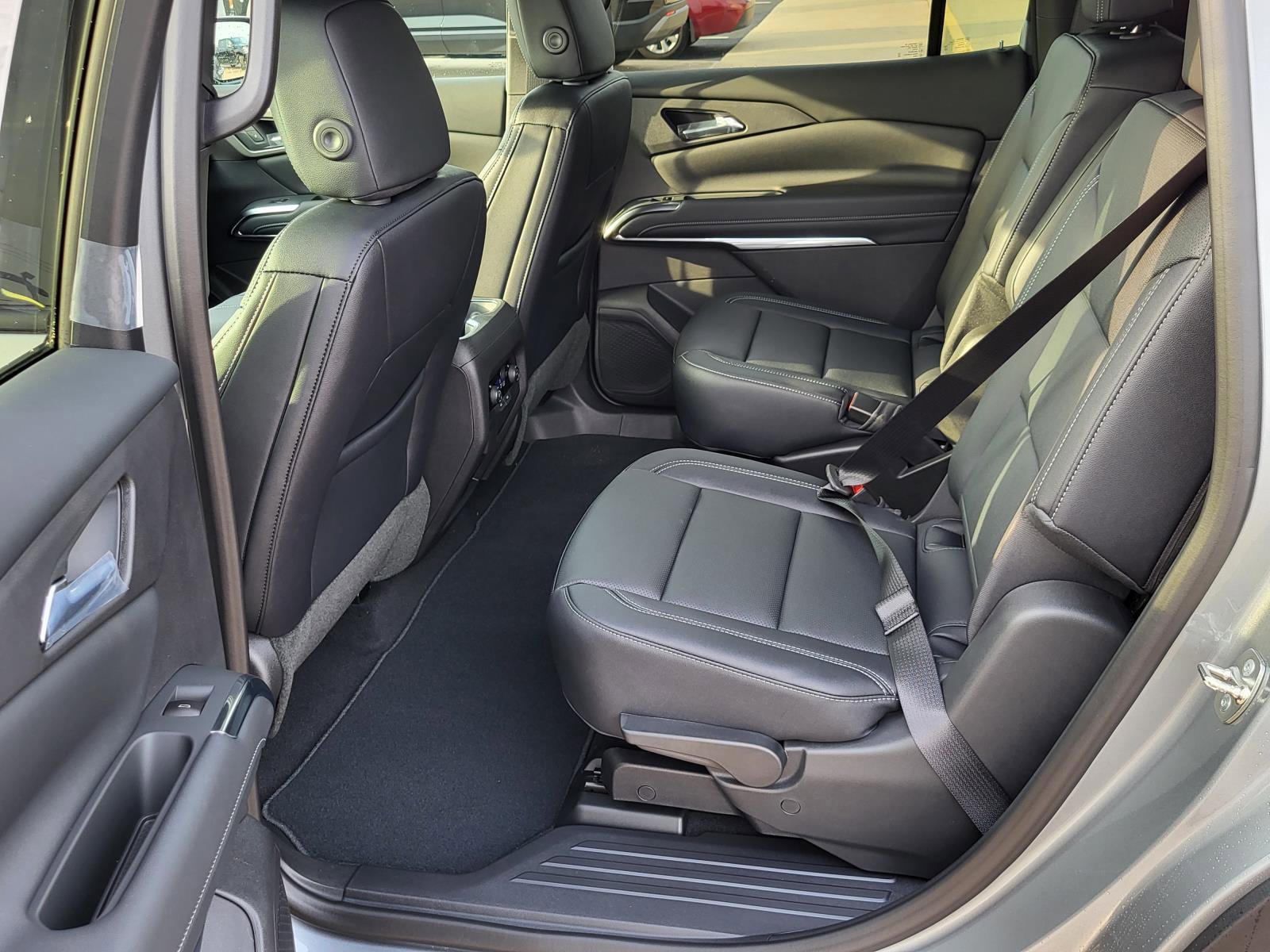 New 2026 Chevrolet Traverse LT image 13