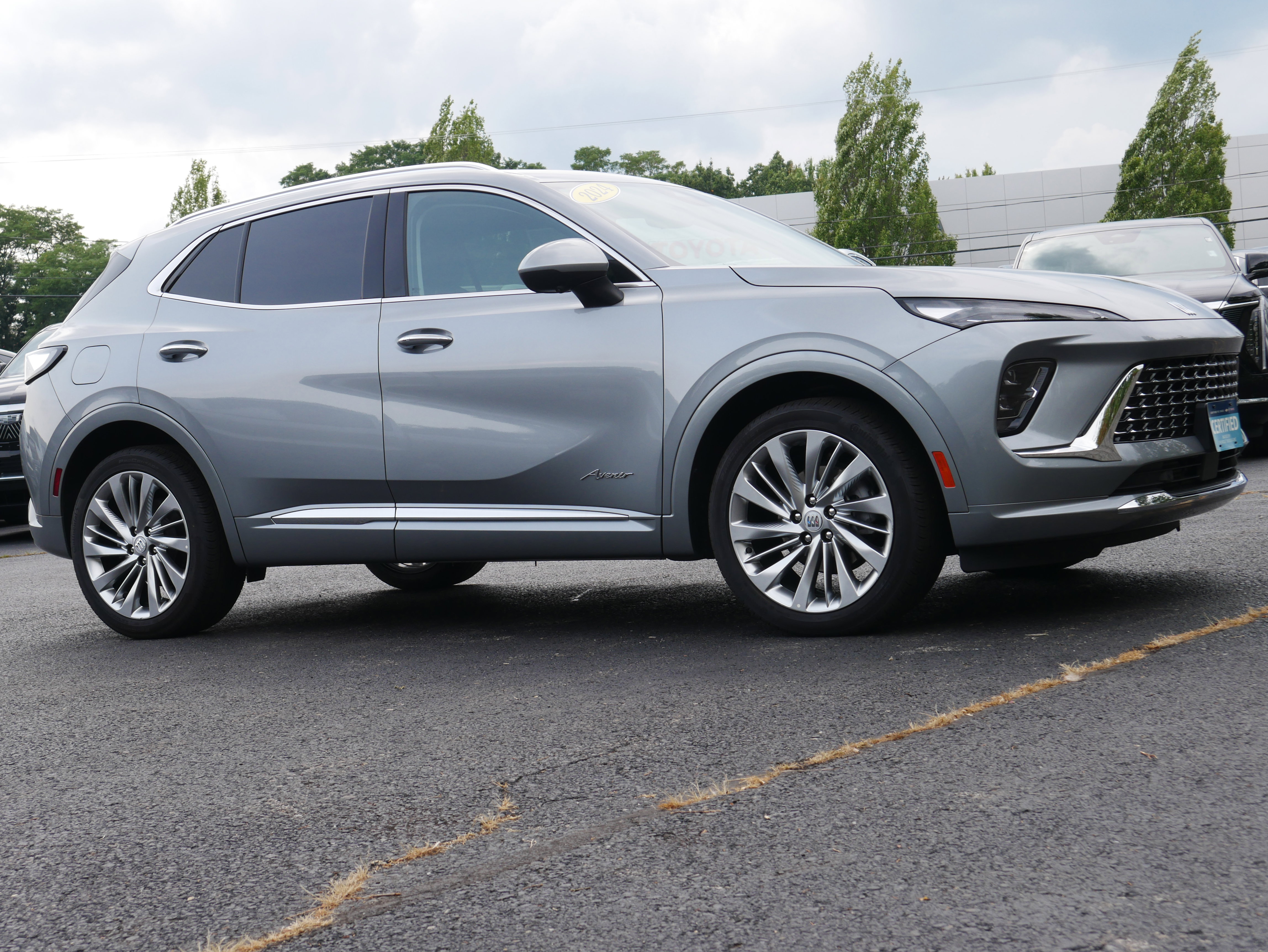 Certified 2024 Buick Envision Avenir image 9