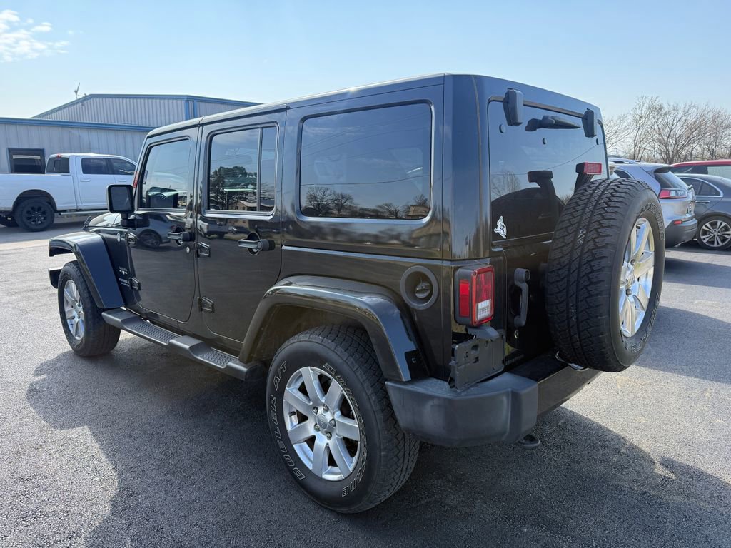 Used 2016 Jeep Wrangler Unlimited Sahara w/ Connectivity Group image 9