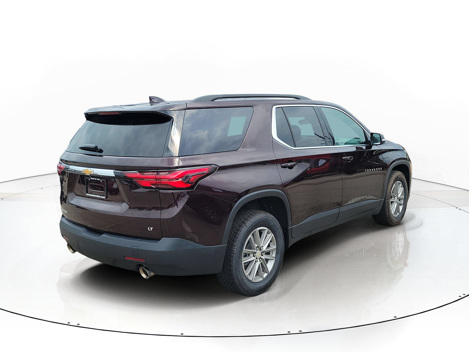 Used 2023 Chevrolet Traverse LT FWD image 3