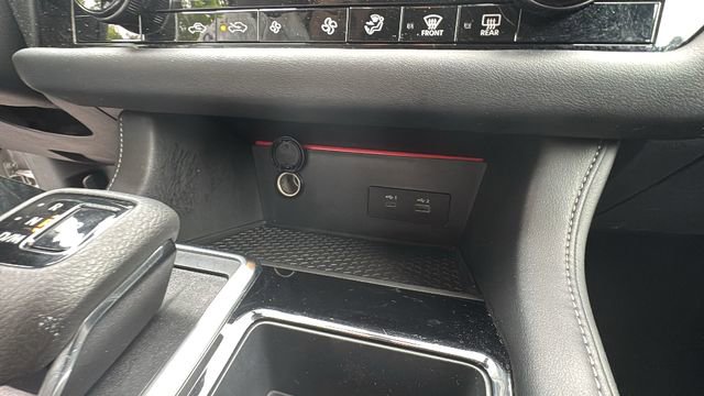 Used 2025 Nissan Pathfinder SV AWD/4WD image 22