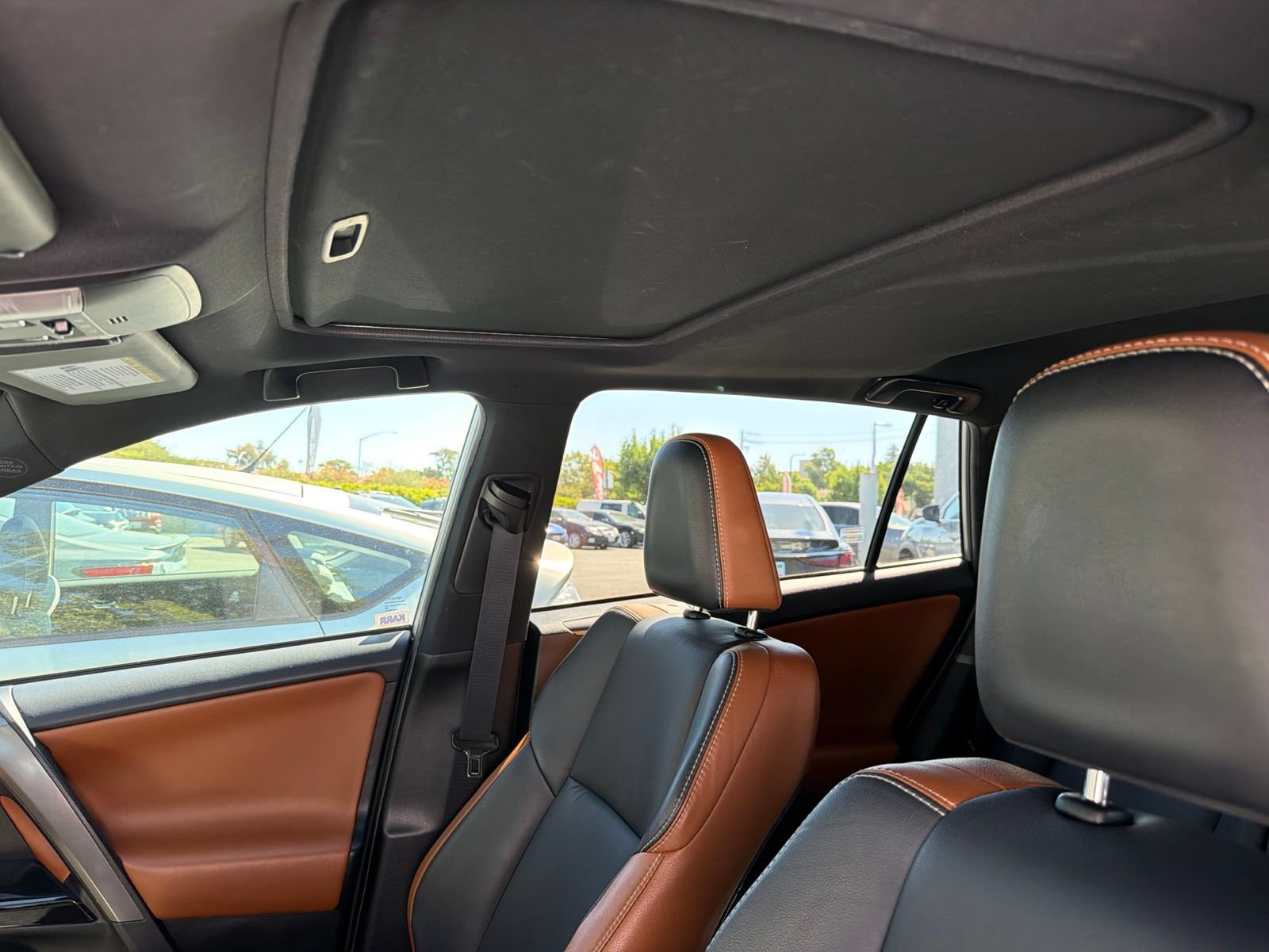 Used 2017 Toyota RAV4 SE w/ Power Extra Value Package AWD/4WD image 8