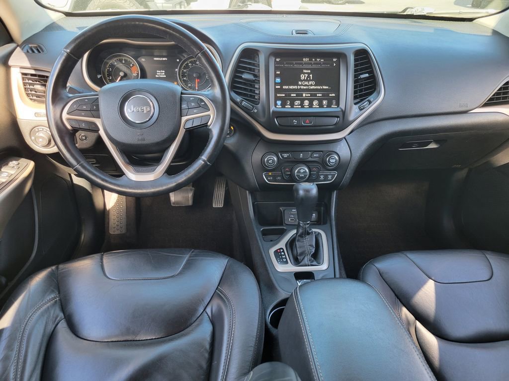 Used 2018 Jeep Cherokee Limited image 4