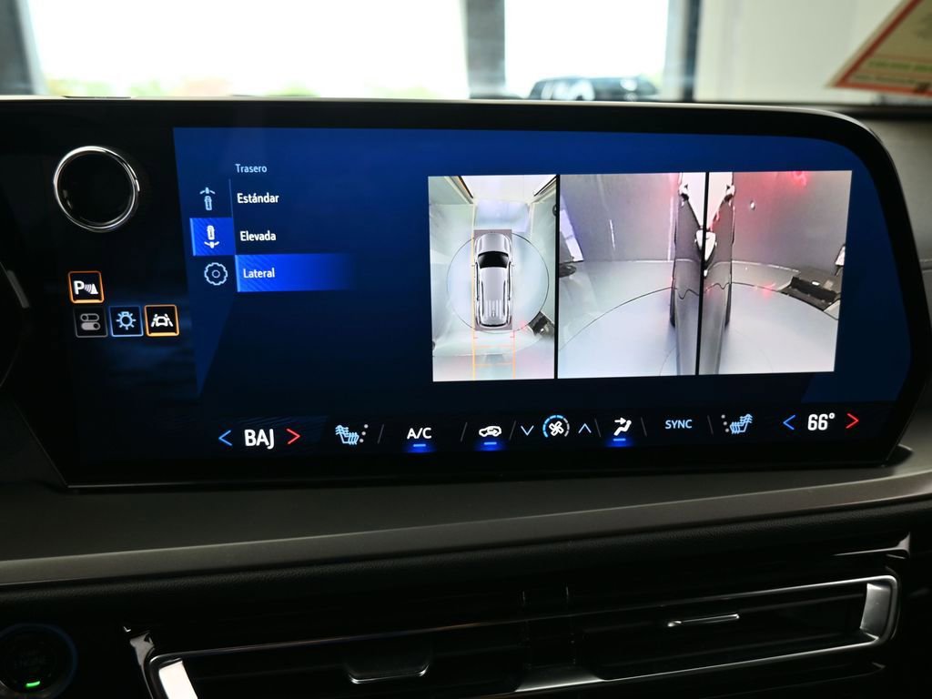 Used 2024 Chevrolet Traverse LS image 22