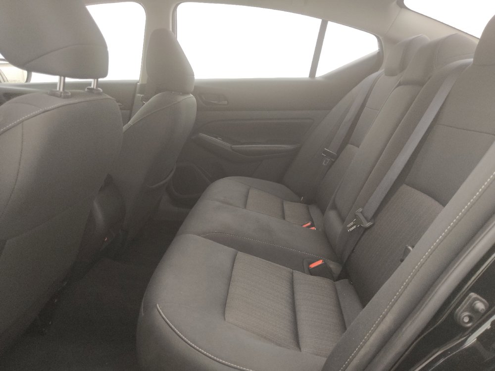 Used 2025 Nissan Altima 2.5 SV FWD image 18