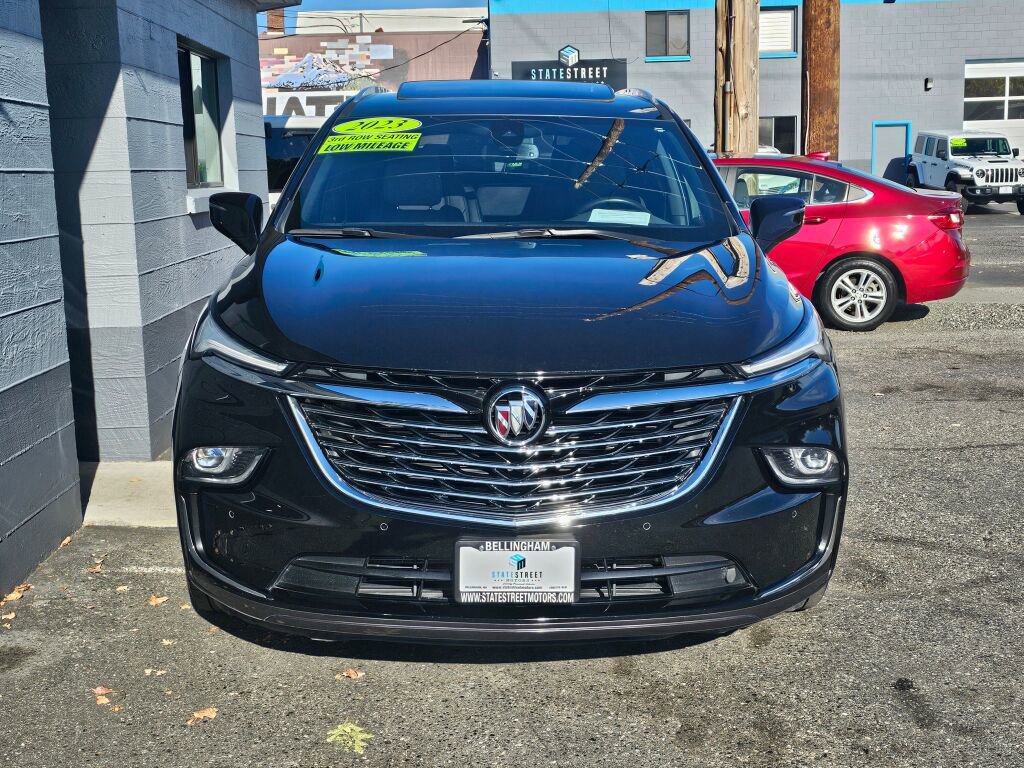 Used 2023 Buick Enclave Essence image 2