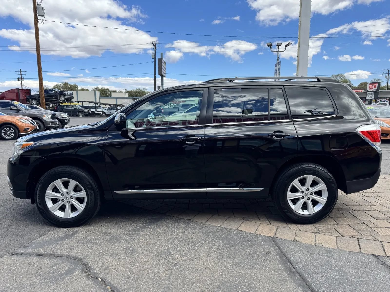 Used 2012 Toyota Highlander SE w/ Tow Pkg AWD/4WD image 5