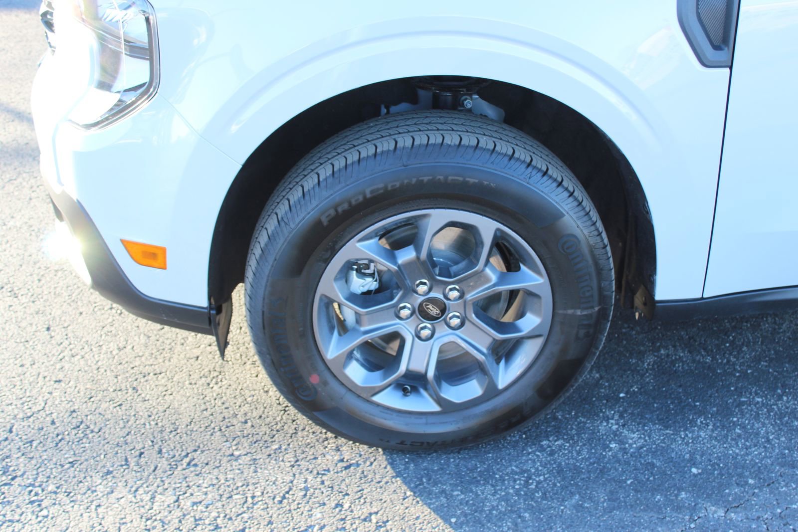 Used 2025 Ford Maverick XLT w/ Equipment Group 301A image 2