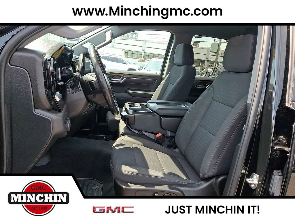 Used 2023 Chevrolet Suburban Premier AWD/4WD image 14