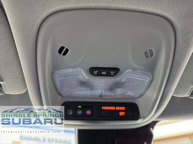 Used 2025 Chevrolet TrailBlazer LT AWD/4WD image 46
