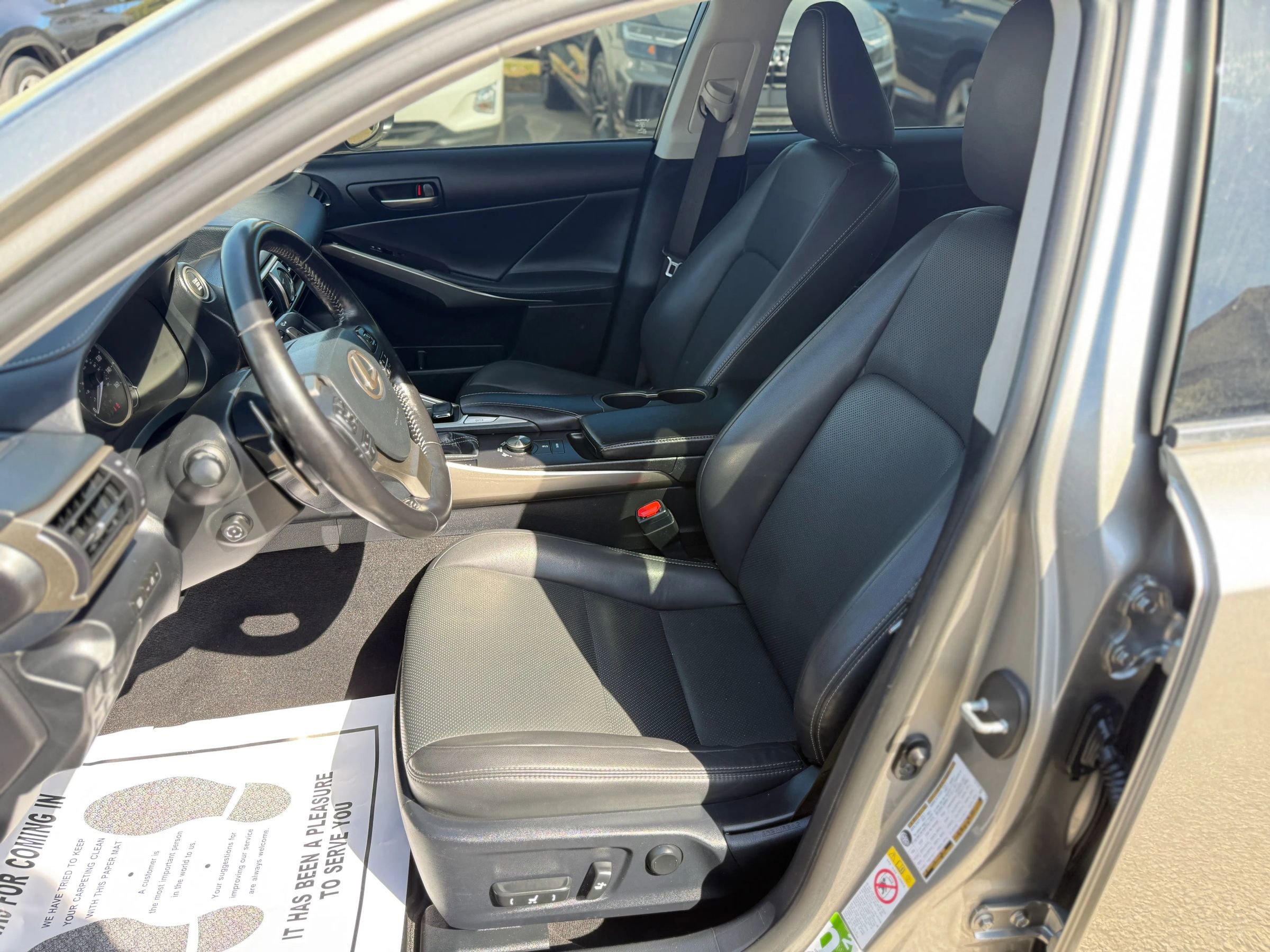 Used 2018 Lexus IS 350 AWD image 13