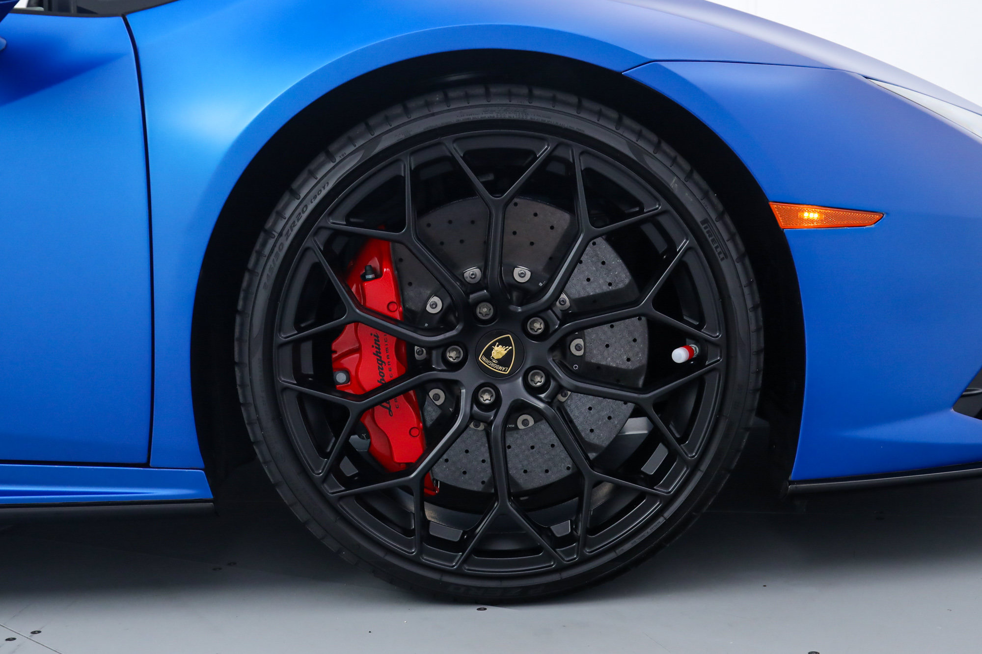 Used 2021 Lamborghini Huracan EVO RWD image 39