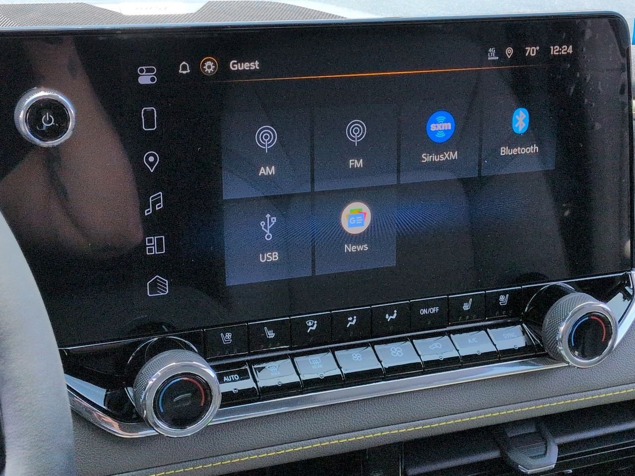 New 2026 Chevrolet Colorado ZR2 w/ Technology Package AWD/4WD image 13