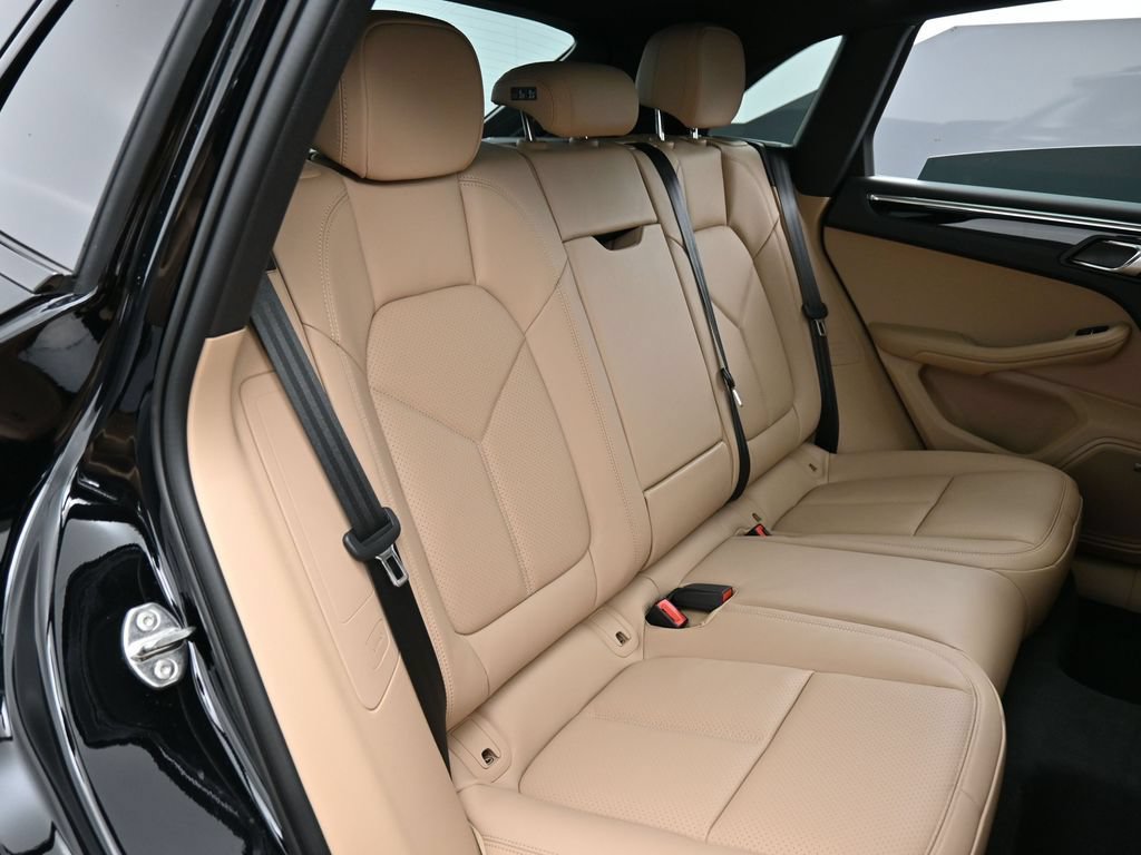Certified 2026 Porsche Macan AWD/4WD image 27
