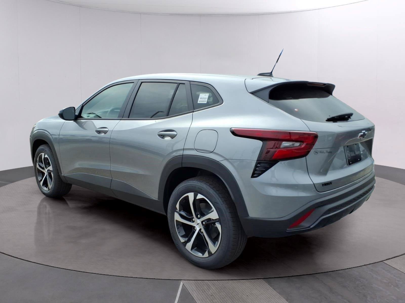 New 2026 Chevrolet Trax RS w/ Sunroof Package FWD image 3