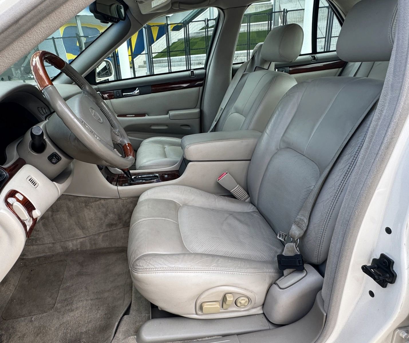 Used 2003 Cadillac Seville STS w/ Preferred Equipment Group image 11