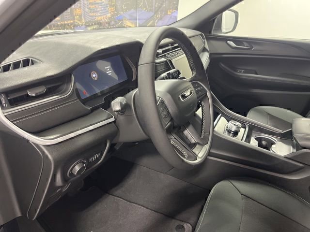 New 2025 Jeep Grand Cherokee Laredo w/ Luxury Tech Group I image 9