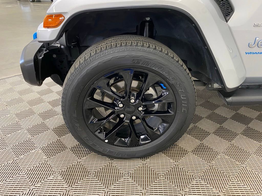 Used 2023 Jeep Wrangler Unlimited Sahara image 6