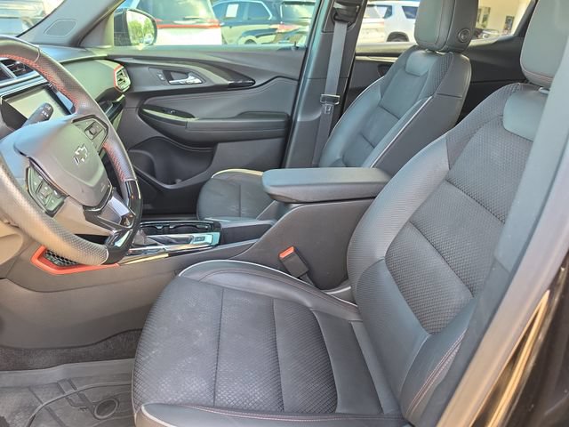Used 2023 Chevrolet TrailBlazer RS w/ Sun and Liftgate Package FWD image 16