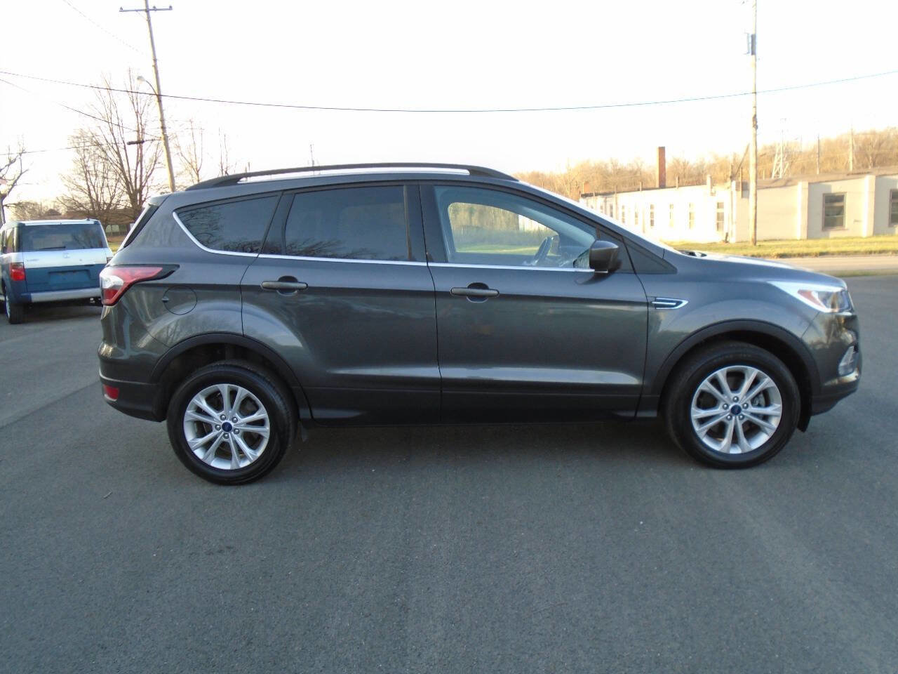 Used 2018 Ford Escape SE image 4
