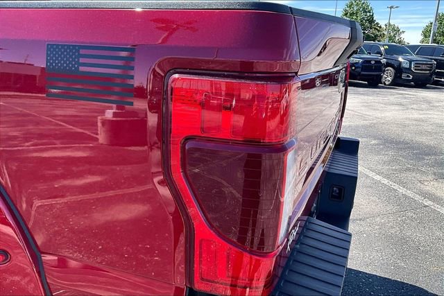 Used 2022 Ford F250 Lariat w/ Black Appearance Package AWD/4WD image 23
