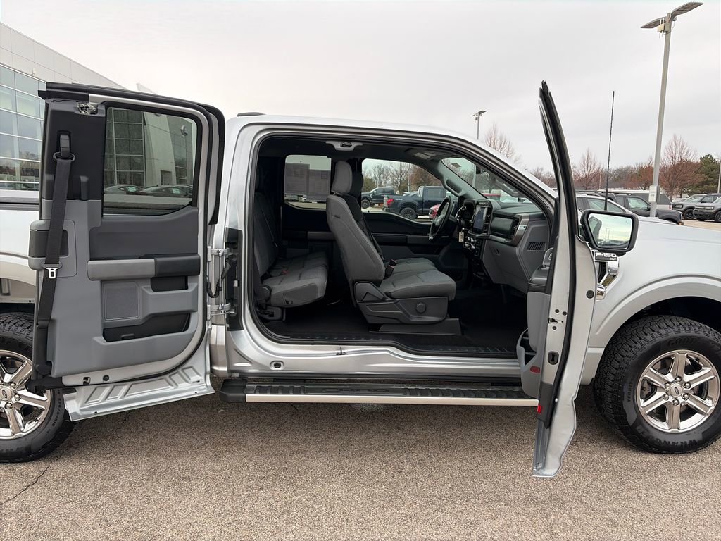 Used 2024 Ford F150 XLT image 38