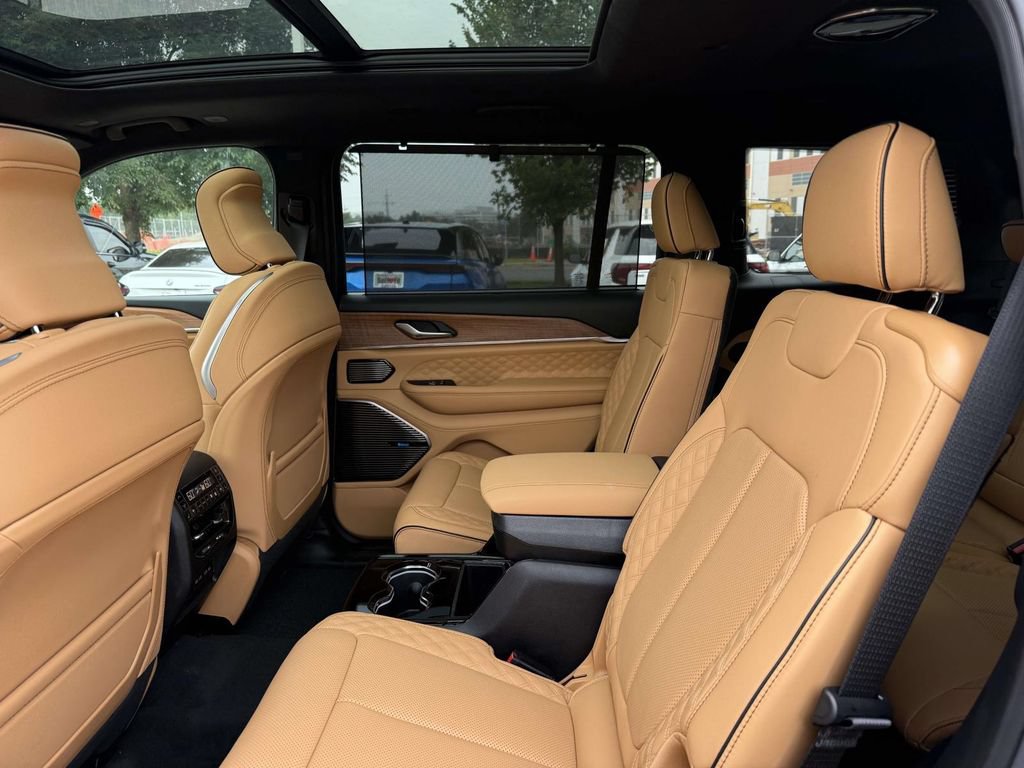 New 2026 Jeep Grand Cherokee L Summit w/ Advanced Protech Group IV AWD/4WD image 18