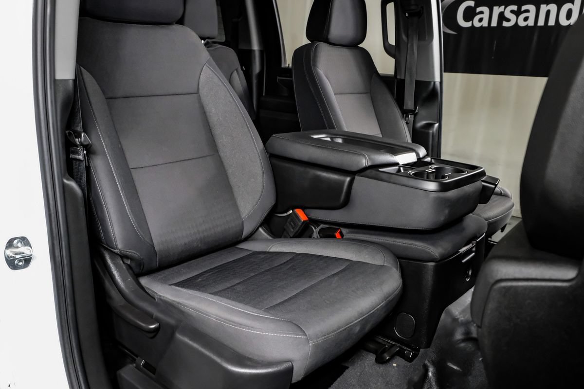 Used 2025 Chevrolet Silverado 2500 LT AWD/4WD image 31