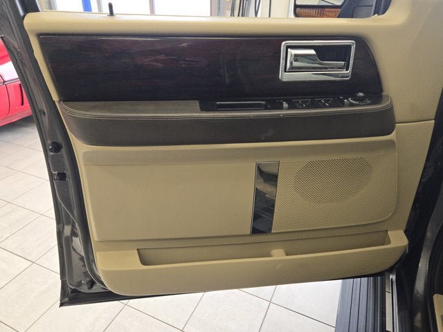 Used 2015 Lincoln Navigator L 4WD w/ Equipment Group 101A Reserve image 20