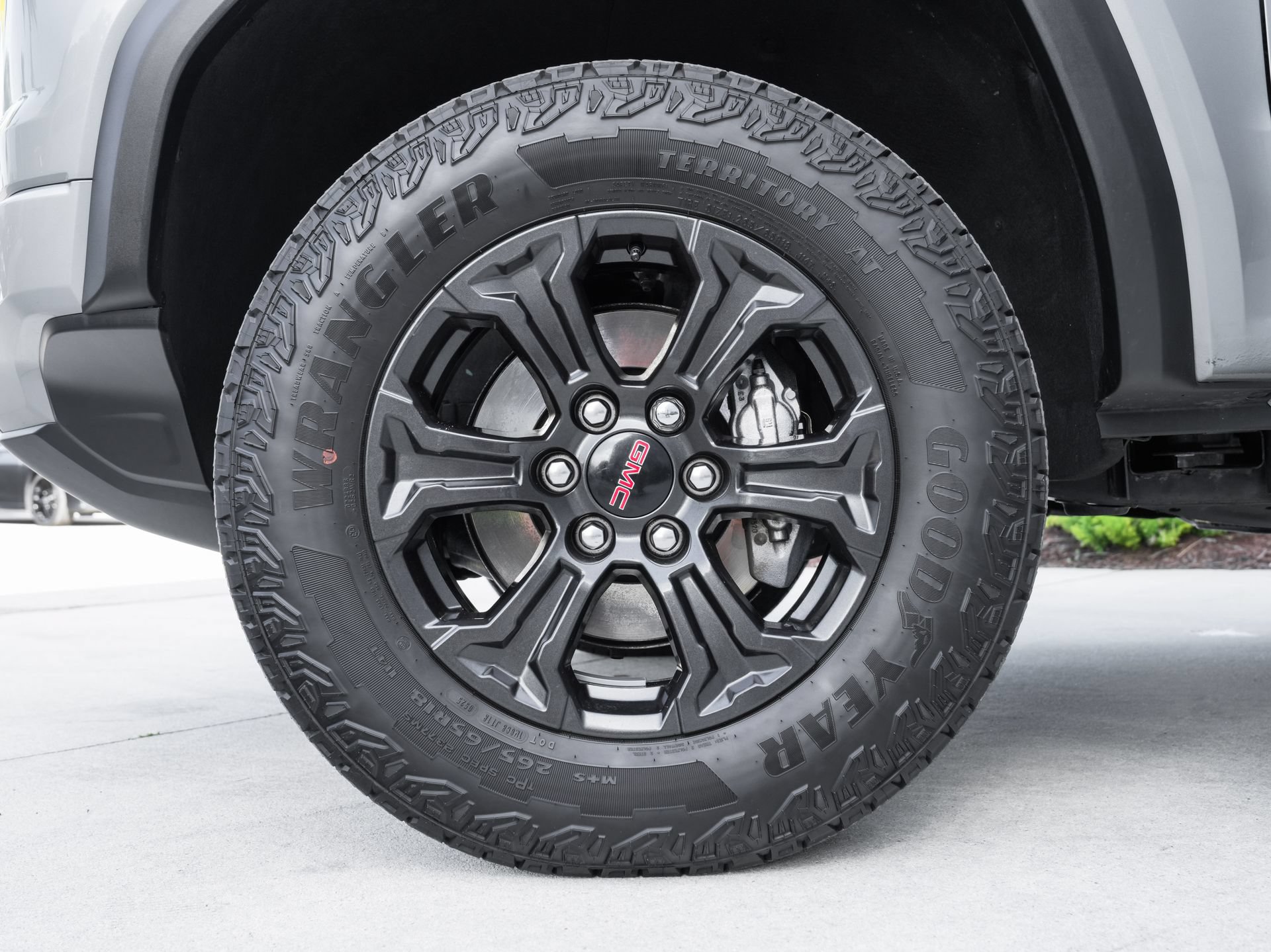Used 2025 GMC Canyon Elevation w/ Convenience Package RWD image 31