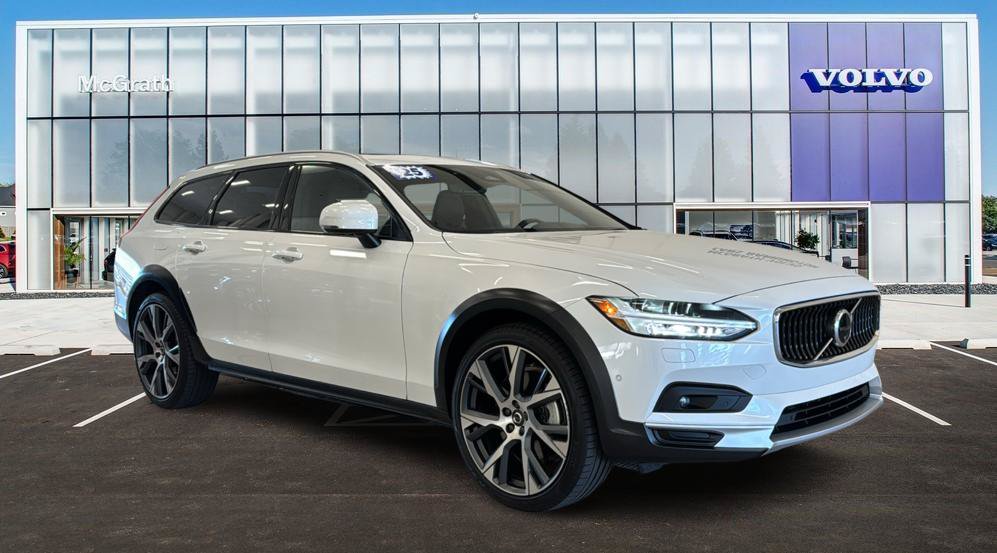 Certified 2025 Volvo V90 B6 Cross Country Ultra w/ Protection Package Premier