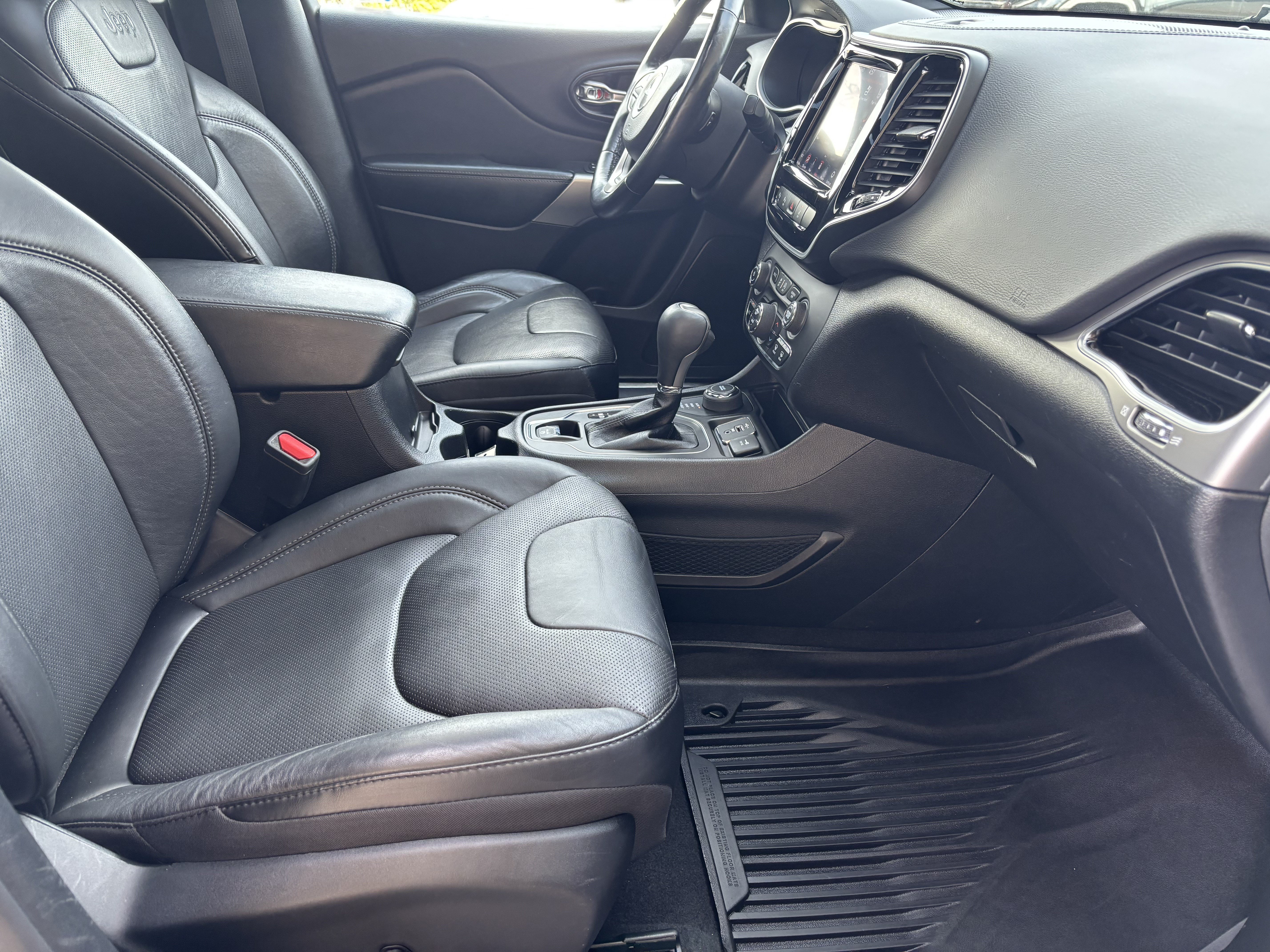 Used 2021 Jeep Cherokee High Altitude AWD/4WD image 30