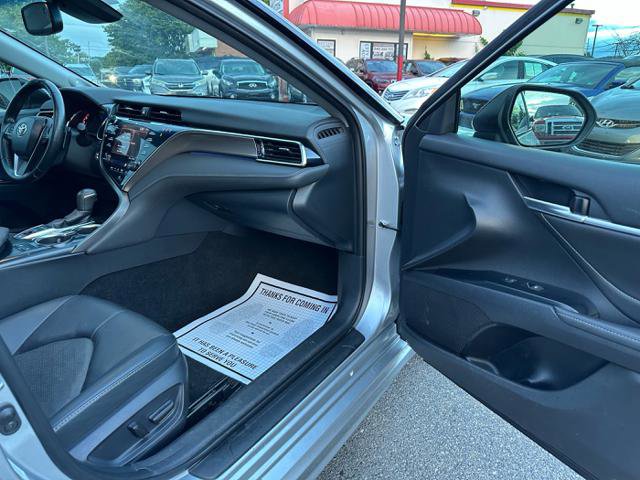 Used 2018 Toyota Camry XSE image 19