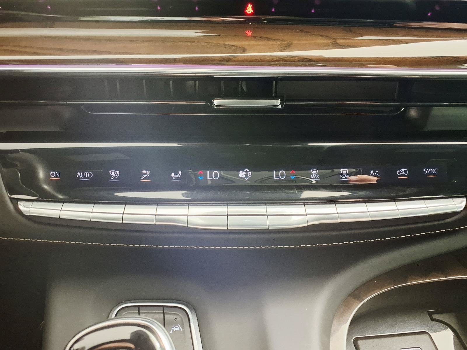 Certified 2023 Cadillac Escalade Sport Platinum w/ LPO, ONYX Package AWD/4WD image 20