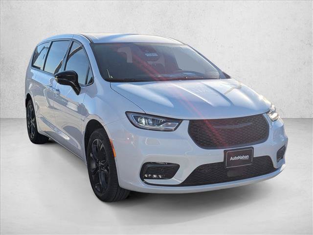 New 2026 Chrysler Pacifica Select AWD/4WD image 7