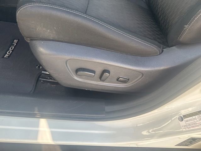 Used 2019 Nissan Rogue SV FWD image 15