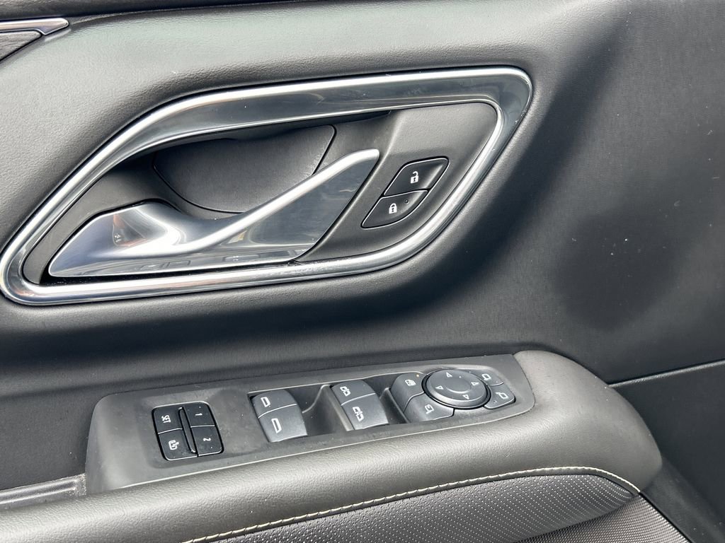 Certified 2024 GMC Yukon XL SLT w/ SLT Luxury Package image 20