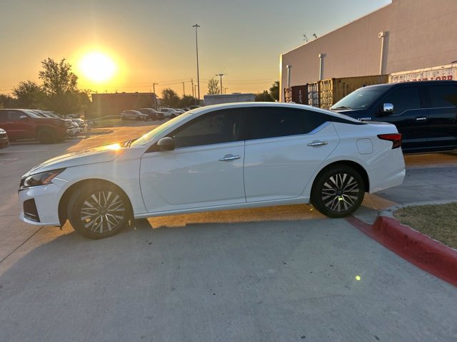 Used 2025 Nissan Altima 2.5 SV FWD image 5