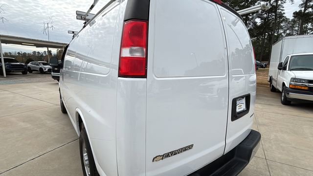 Used 2022 Chevrolet Express 2500 Work Van w/ Driver Convenience Package image 32