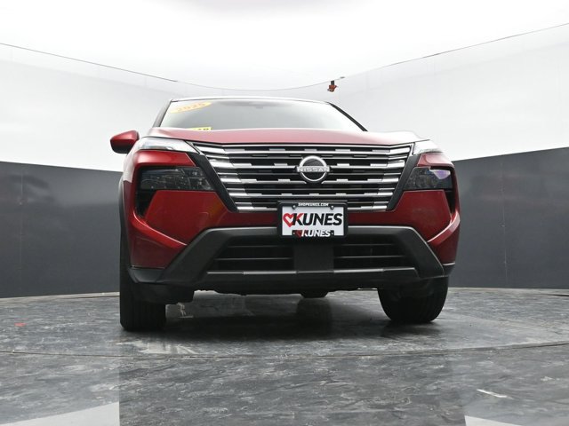 Used 2025 Nissan Rogue SV AWD/4WD image 43
