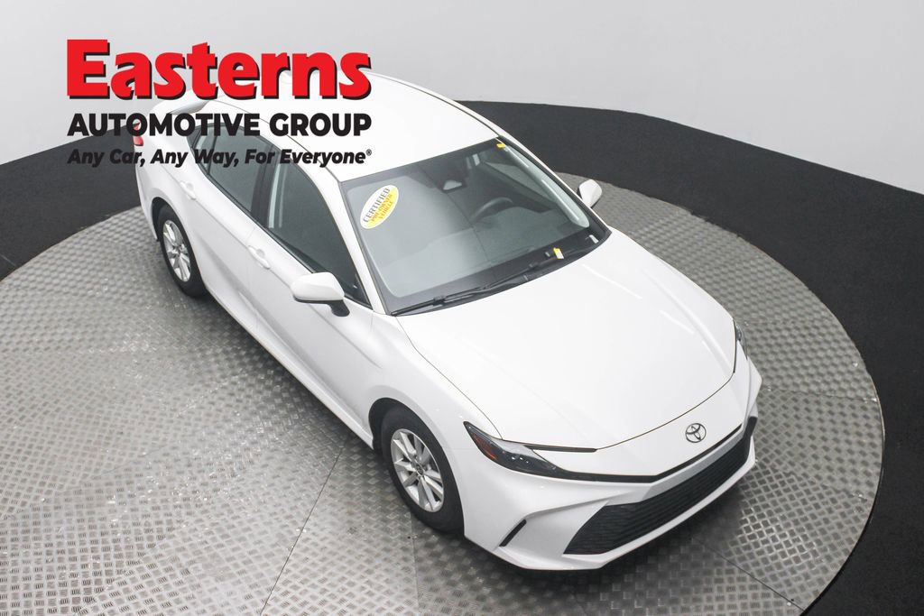 Used 2025 Toyota Camry LE FWD image 3
