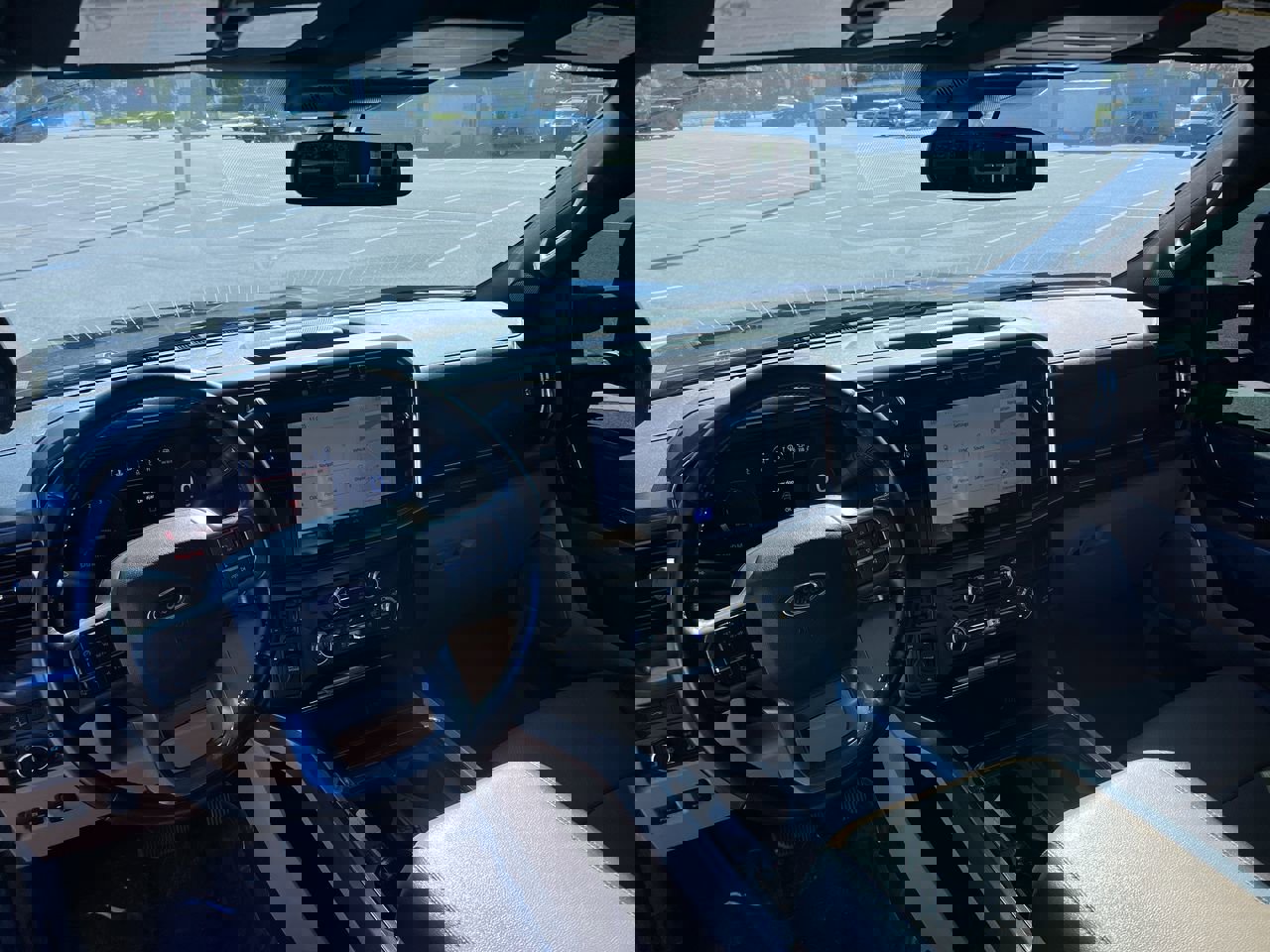 Used 2023 Ford F350 Lariat image 29