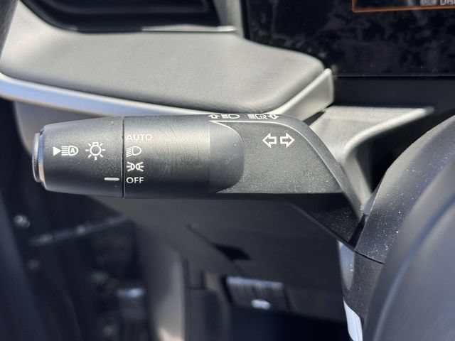 Used 2025 Nissan Kicks S AWD/4WD image 21
