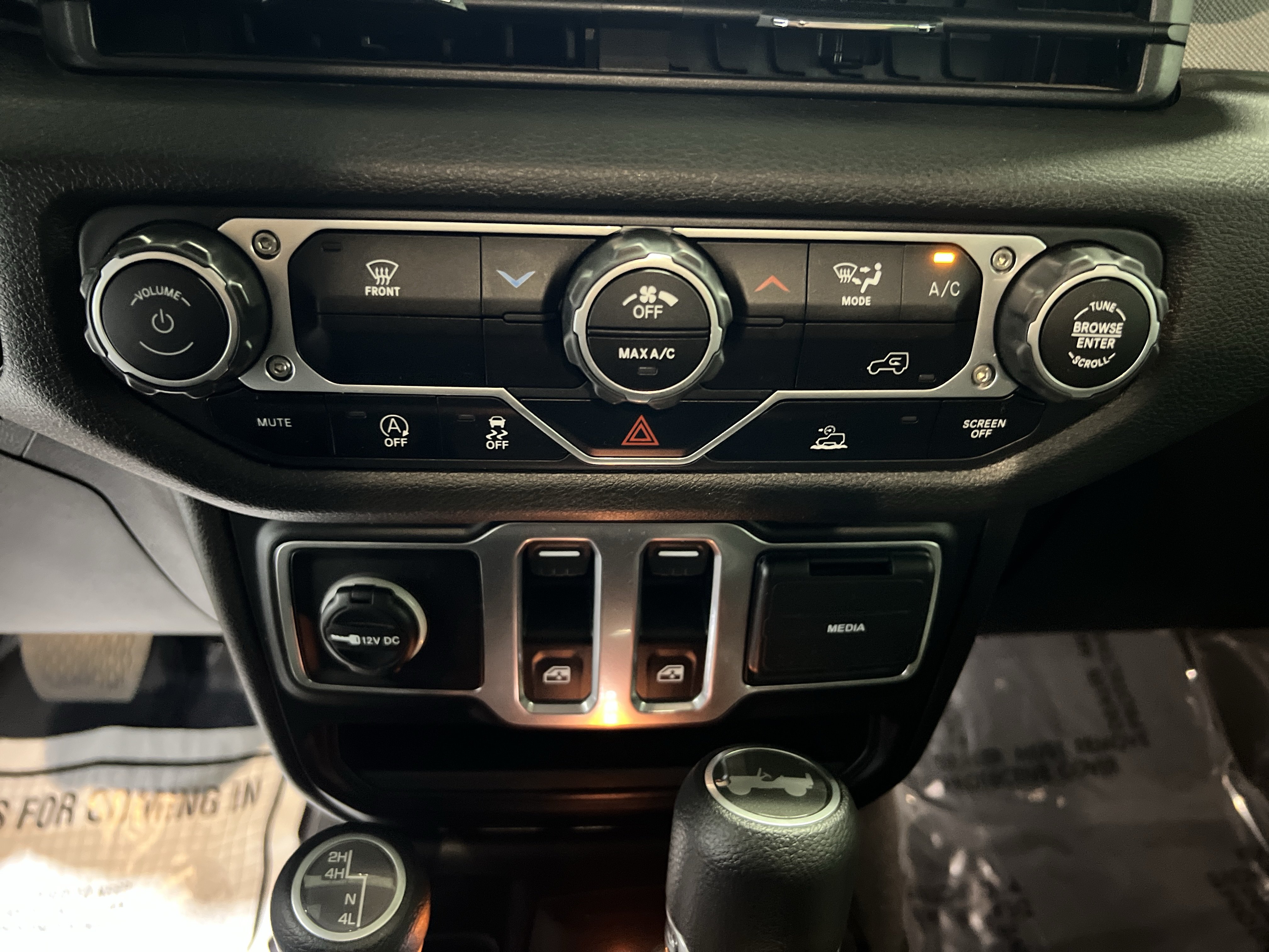 Used 2025 Jeep Wrangler Sport AWD/4WD image 20