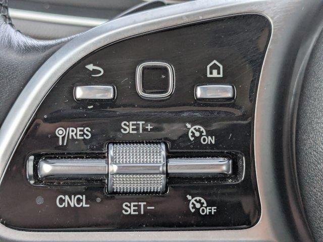 Used 2022 Mercedes-Benz GLS 450 4MATIC image 32