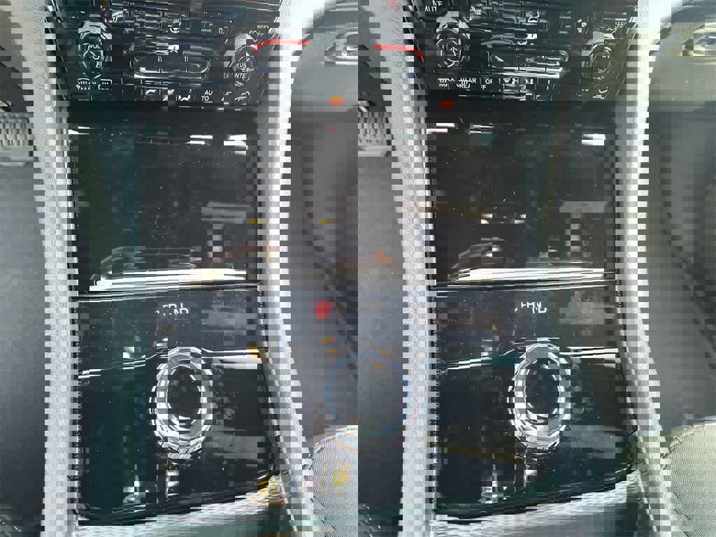 New 2025 Jeep Grand Cherokee Laredo X w/ Luxury Tech Group I image 19