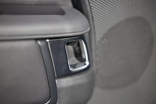 New 2025 Land Rover Discovery Metropolitan Edition image 29